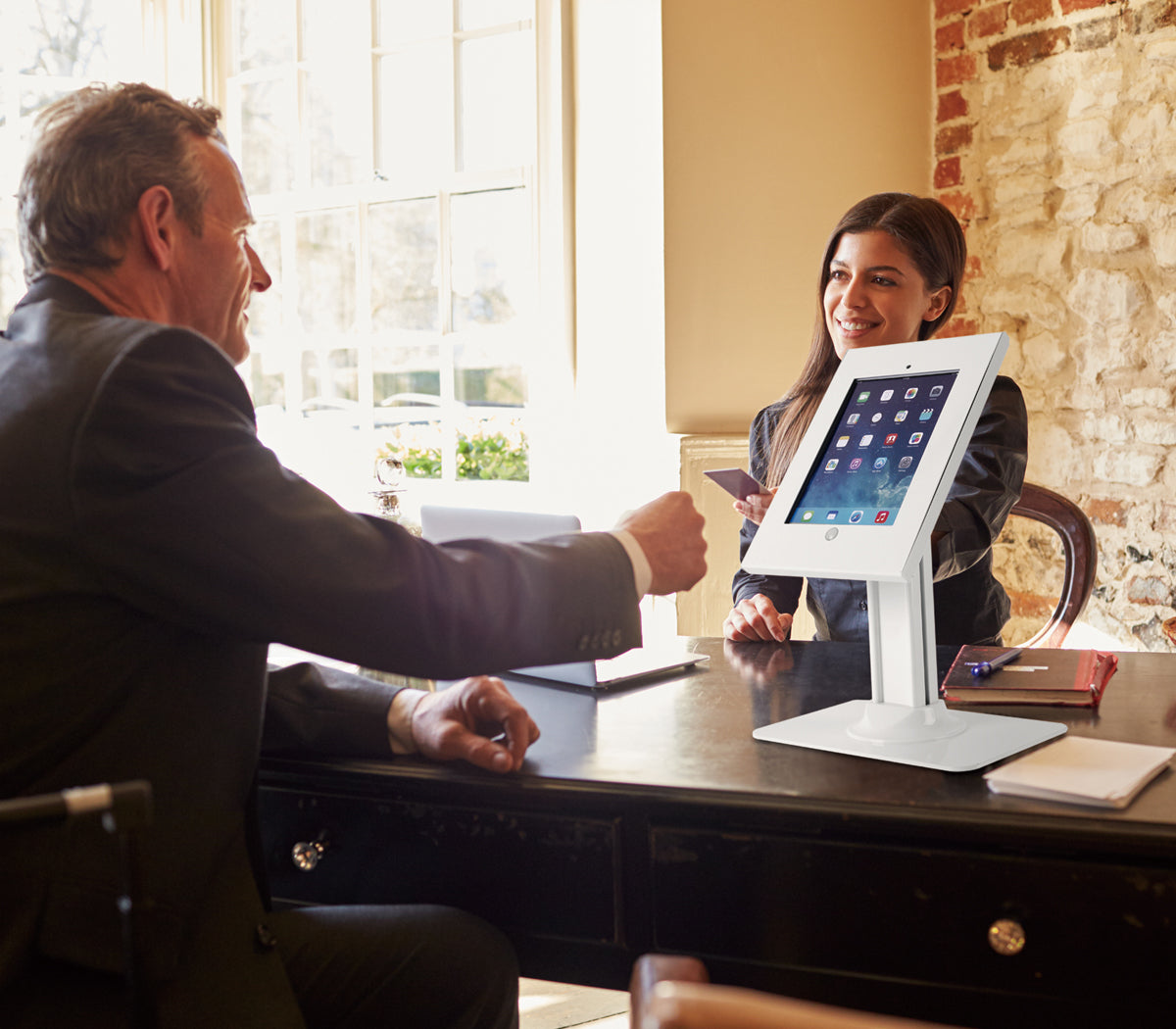 Security Countertop Kiosk & POS Stand for iPad