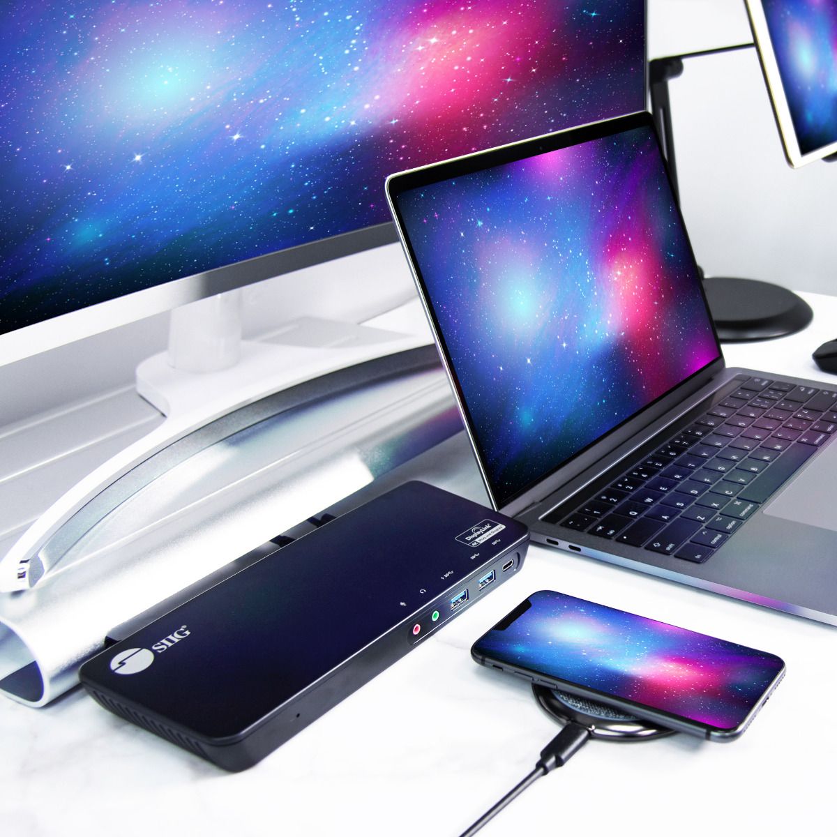 USB-C Triple 4K Video Docking Station with 100W Power Delivery